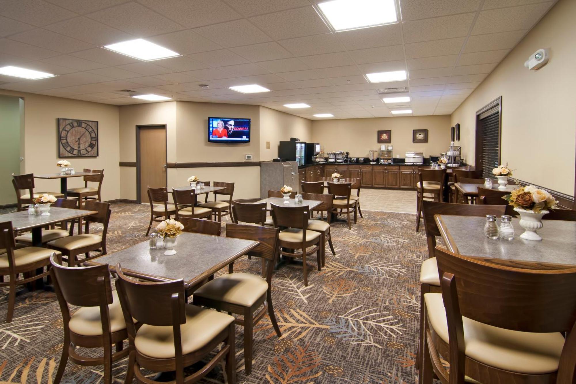 The Watford Hotel Watford City Exterior photo