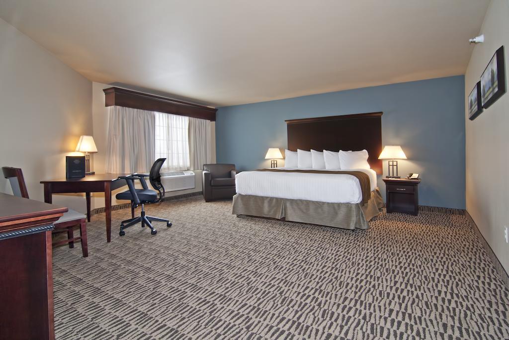 The Watford Hotel Watford City Exterior photo