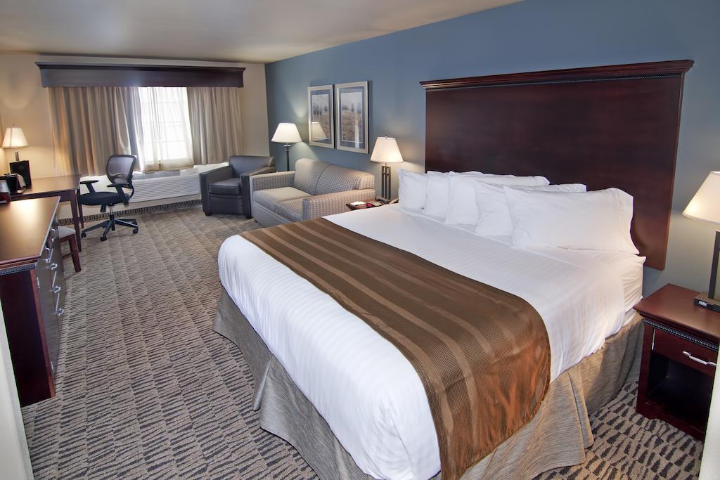 The Watford Hotel Watford City Exterior photo