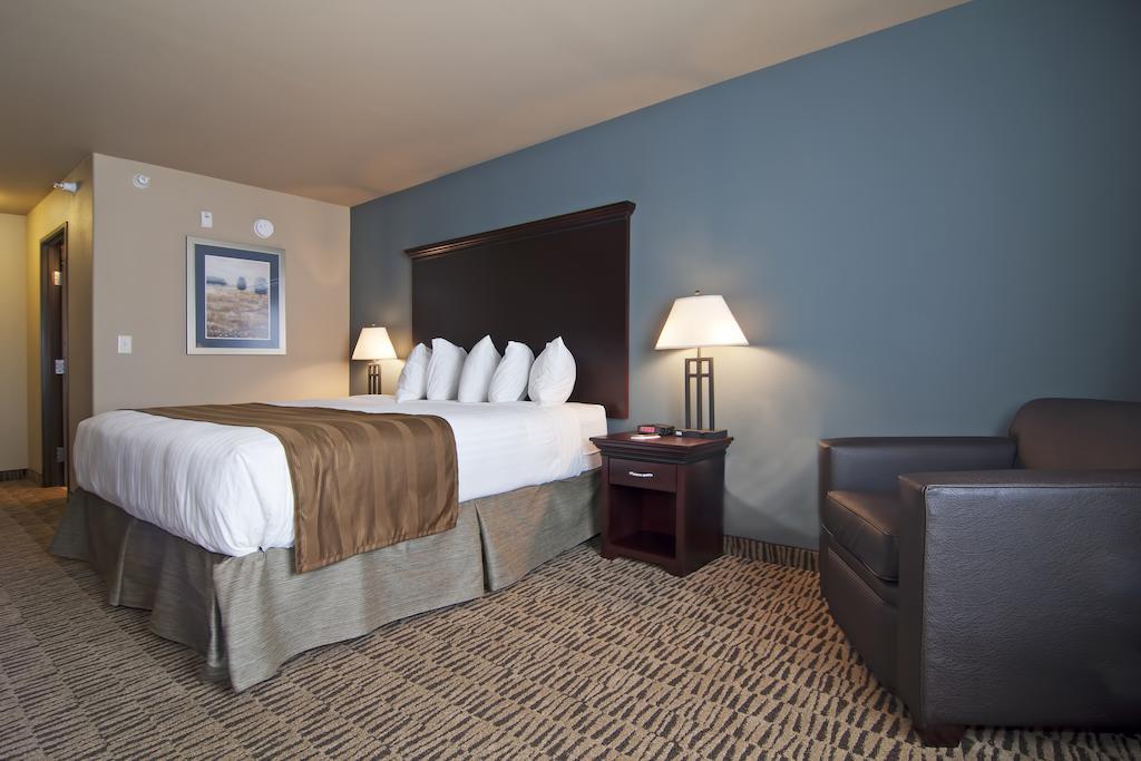 The Watford Hotel Watford City Exterior photo